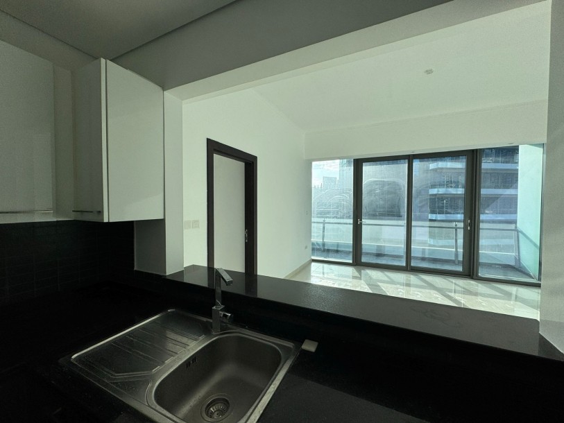 Ready to move | Spacious | Marina View-5